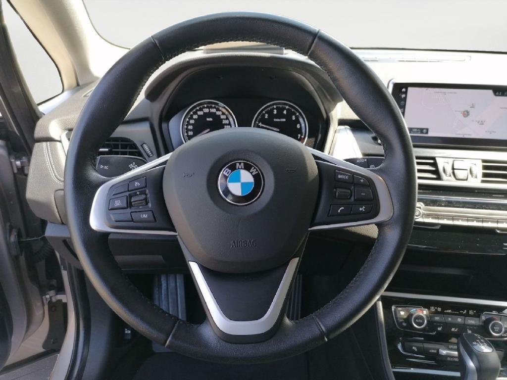 BMW 225