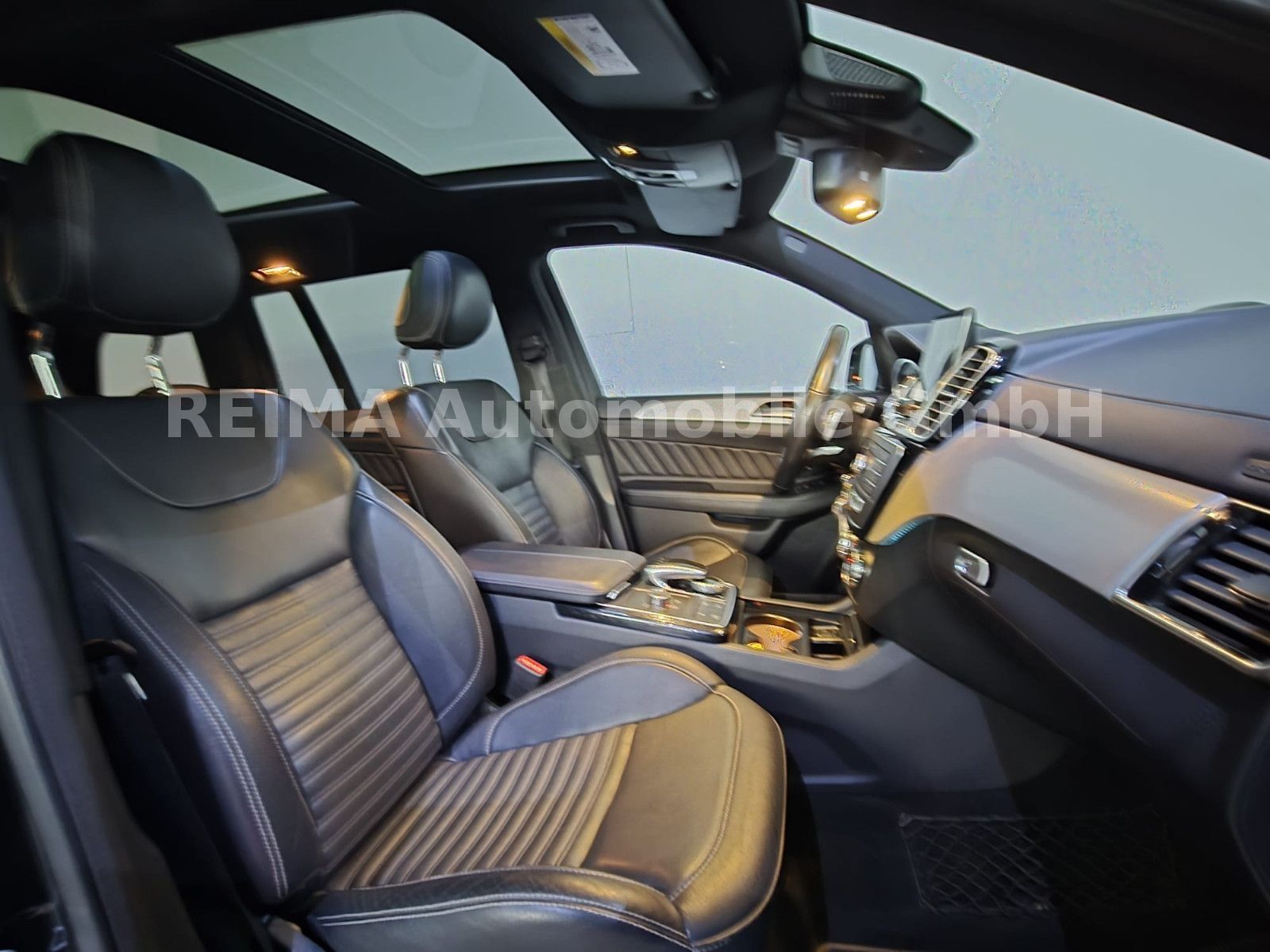 Fahrzeugabbildung Mercedes-Benz GLS 350 d 4Matic, 7 Sitzer, 360°, Pano