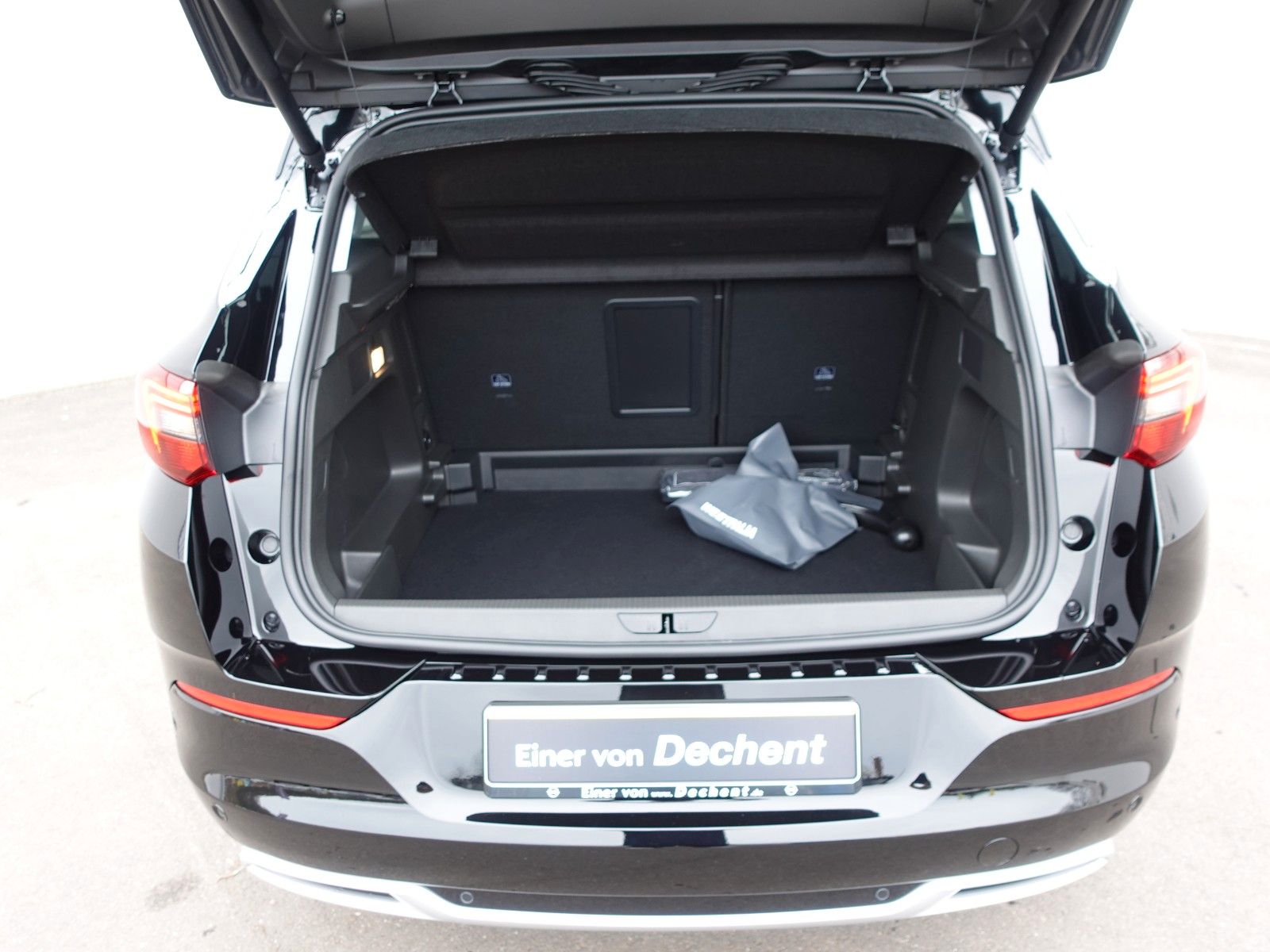 Fahrzeugabbildung Opel Grandland 1.2 Elegance -Autom.- AHK,Navi,Sitzhzg