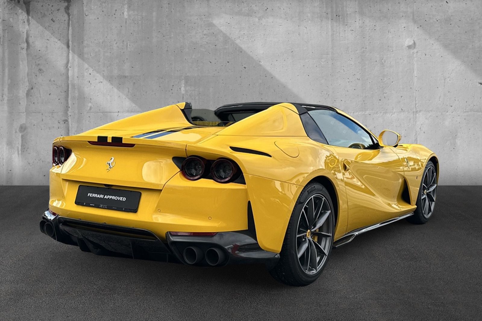 Fahrzeugabbildung Ferrari 812 GTS*Full Carbon*Lift*Painted Stripes*JBL