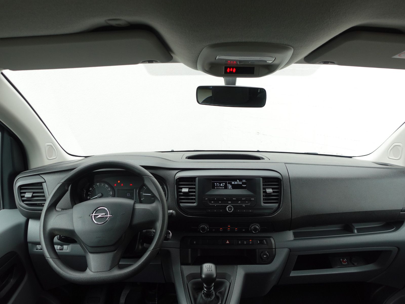 Fahrzeugabbildung Opel Vivaro Kombi 1.5Diesel L2 - PDC,Heckflügeltüren