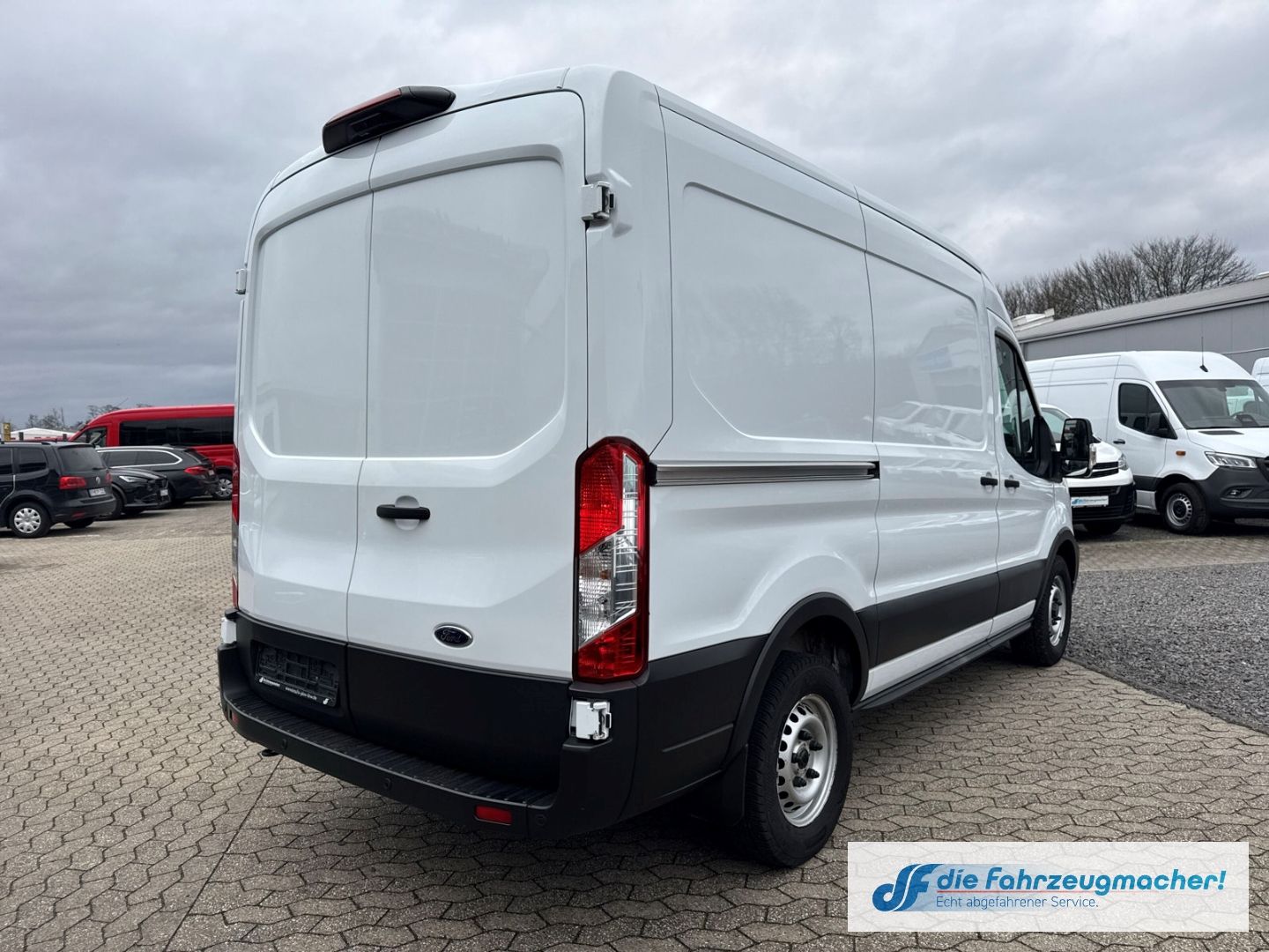 Fahrzeugabbildung Ford Transit Kasten Werkstatteinr. L2 3,5t Navi CarPl