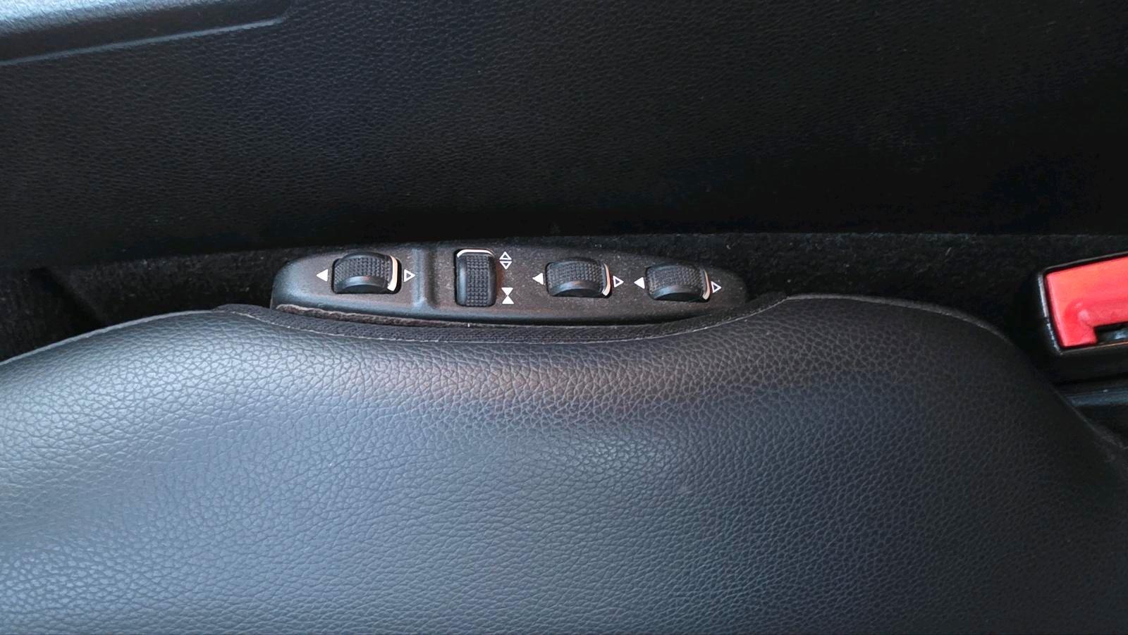 Mercedes-Benz C220 2014 — photo 11