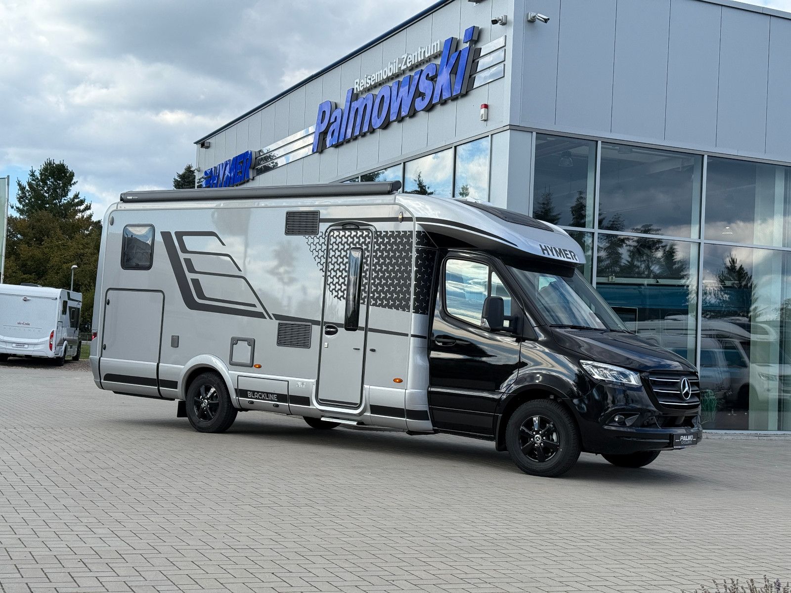 Fahrzeugabbildung HYMER / ERIBA / HYMERCAR B-Klasse ML T BlackLine 780 - Vollausstattung!