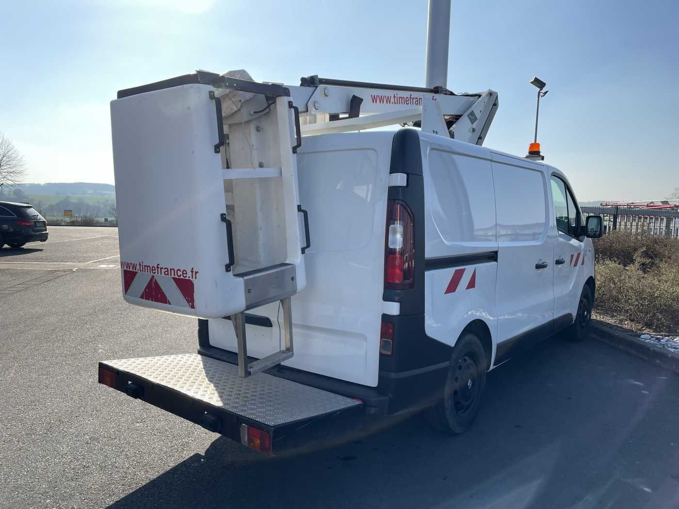 Fahrzeugabbildung Renault Trafic dCi 120 L1H1 / TIME France ETL 21 8m