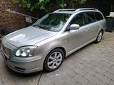 Toyota toyota avensis 2,4 executive Automat - Toyota Avensis aus 2004: Kombi