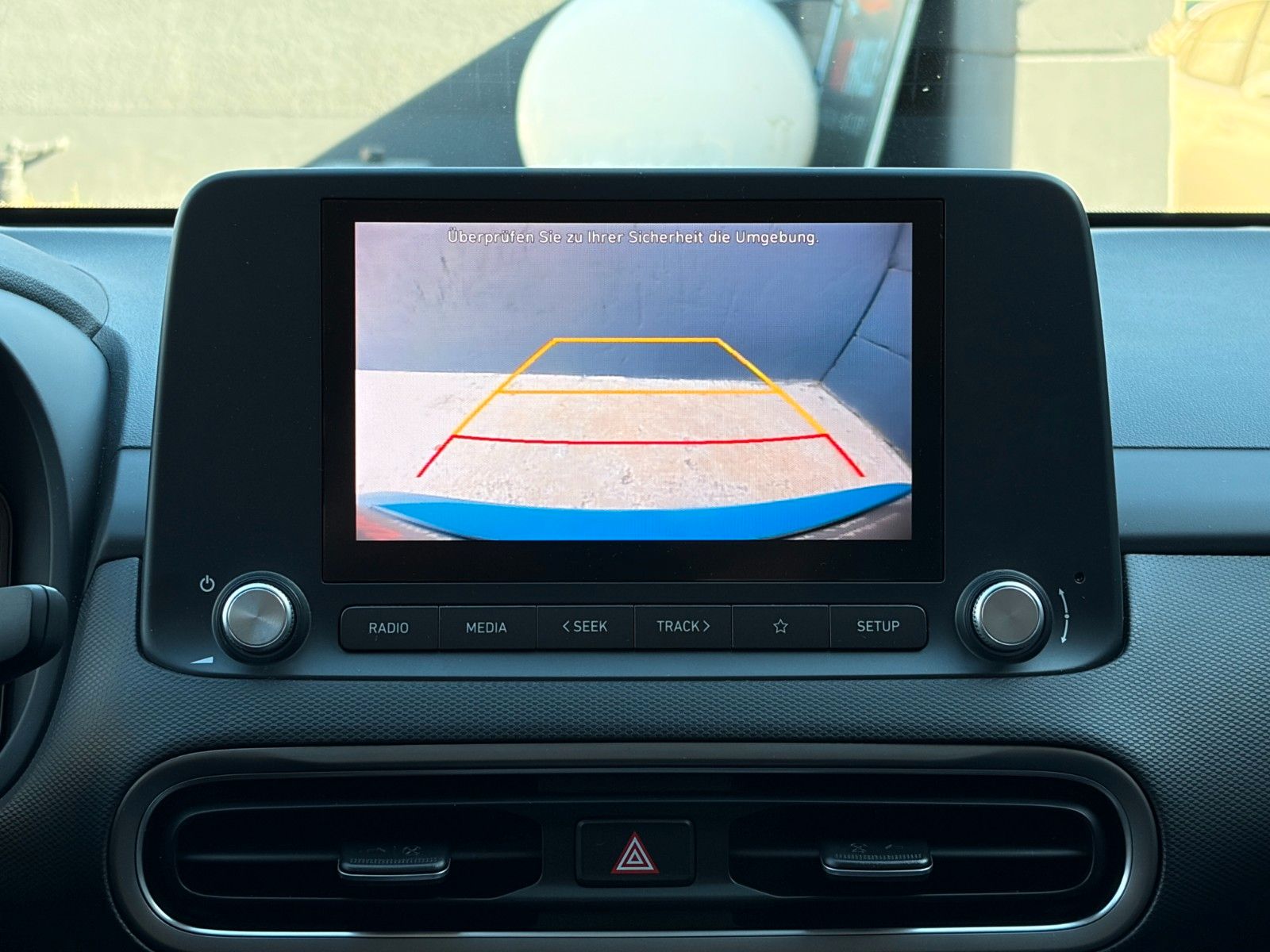 Fahrzeugabbildung Hyundai KONA E Select CarPlay Kamera PDC ACC SHZ LHZ LKA