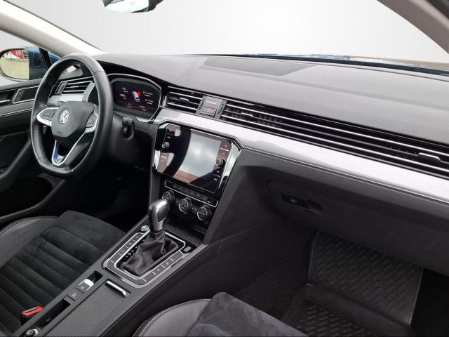PASSAT VARIANT GTE 1.4 TSI IQ.LIGHT+CAM+DYNAUDIO