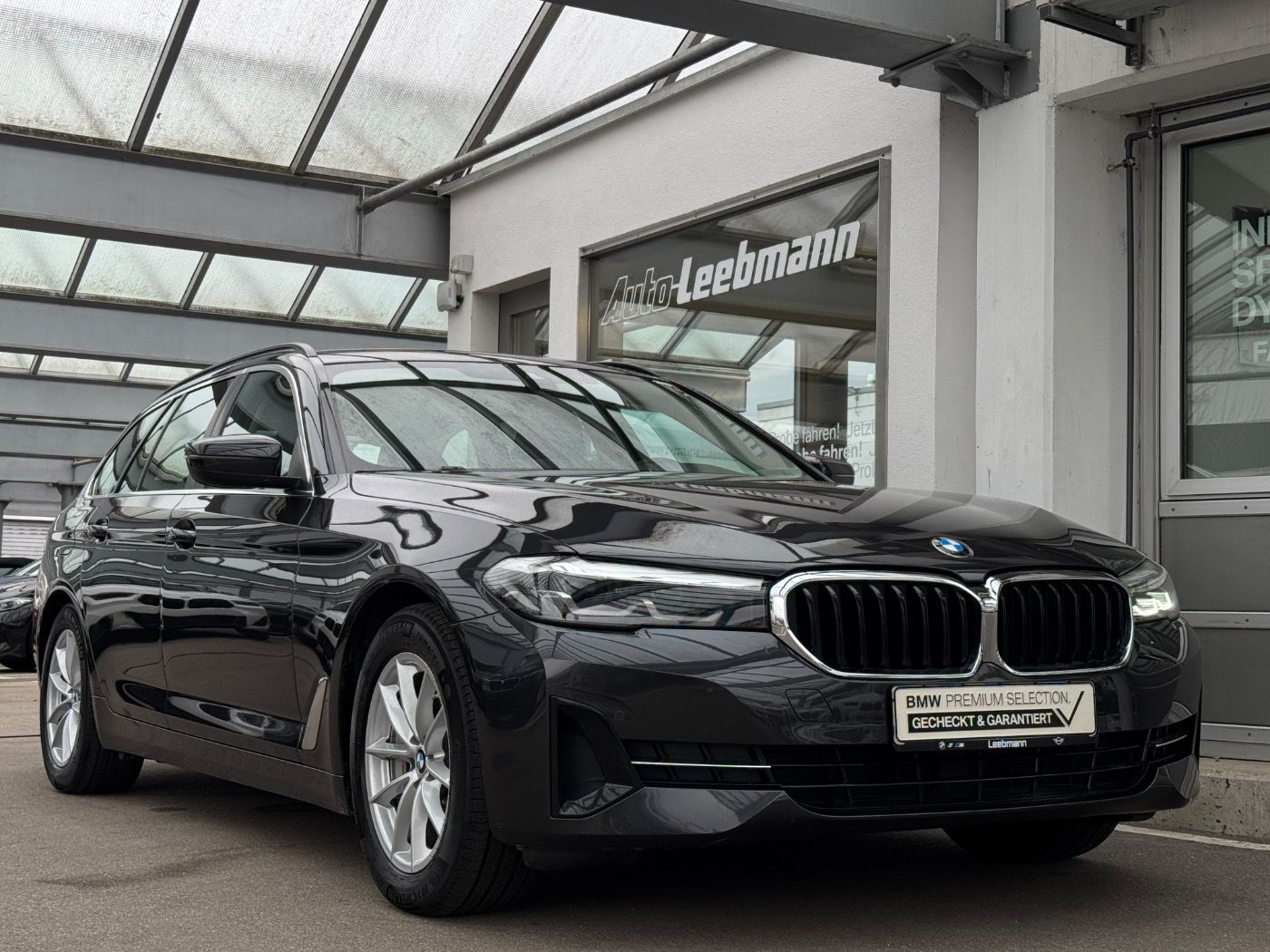 Fahrzeugabbildung BMW 530i Touring LKH/SoftClose 2 JAHRE GARANTIE