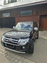 Mitsubishi Pajero 3,2 DI-D 4WD Top Automatik Top - gebrauchte Mitsubishi Pajero aus dem Jahr 2014