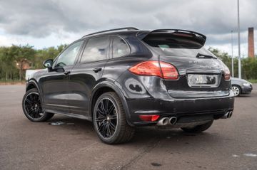 Porsche Cayenne - 7