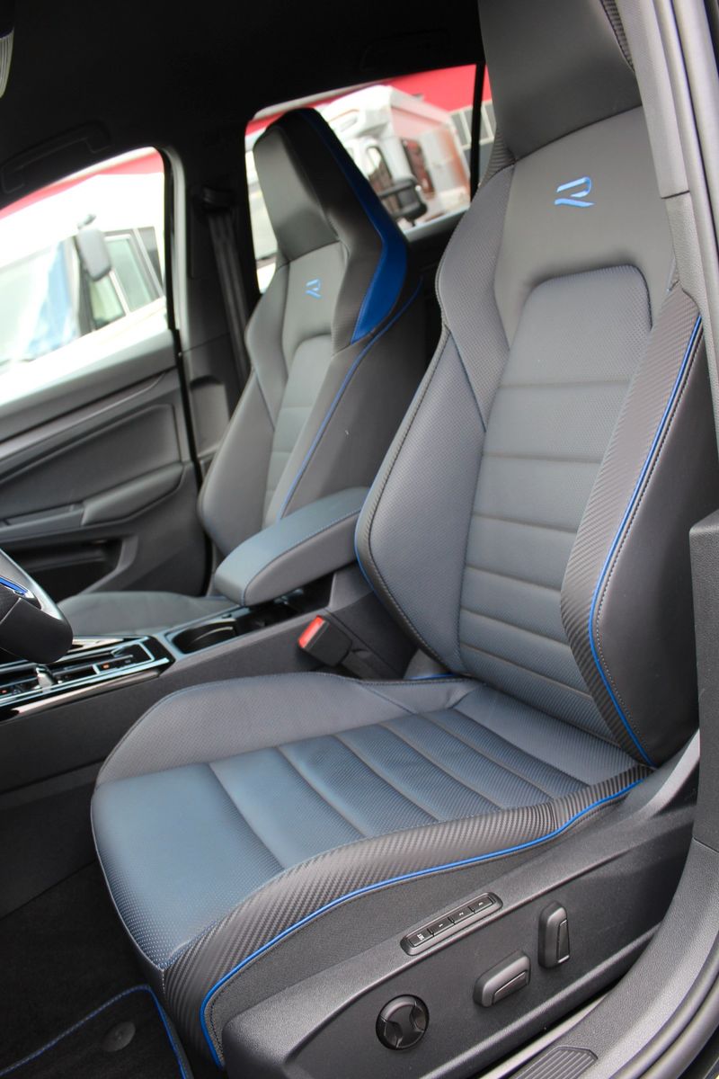 Volkswagen Golf R VIII Lim. 2.0 TSI 4Motion Black Edition foto 13