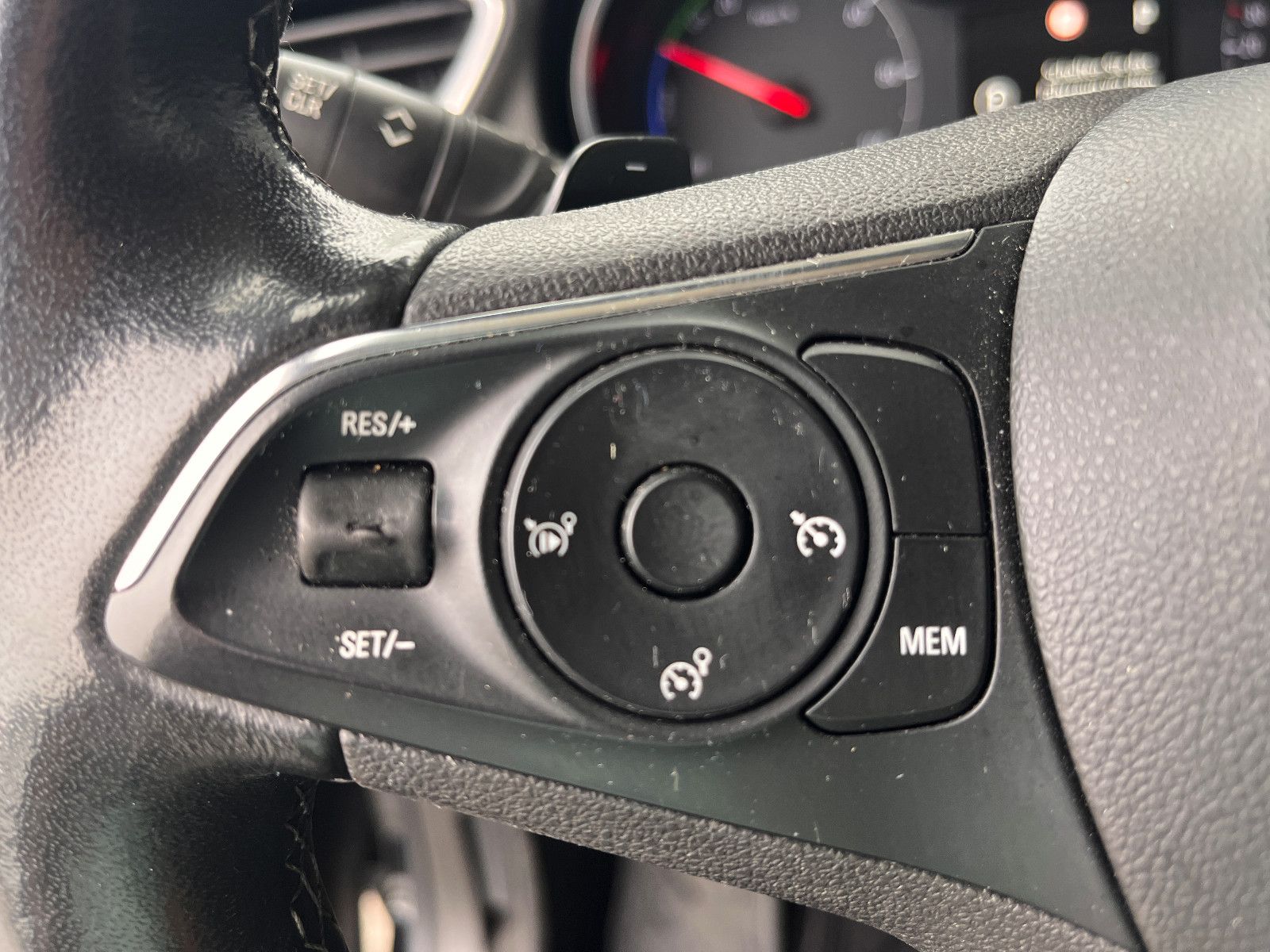 Fahrzeugabbildung Opel Grandland (X) Ultimate 1.6 Hybrid