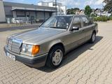 Mercedes-Benz Mercedes W124 250D OLDTIMER mit H Zulassung - Mercedes-Benz 250 mit Diesel-Antrieb: W124