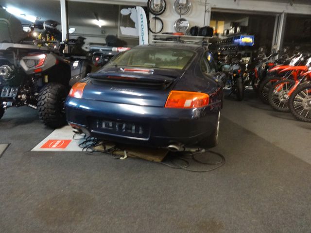 Porsche 911 Carrera Coupe C2