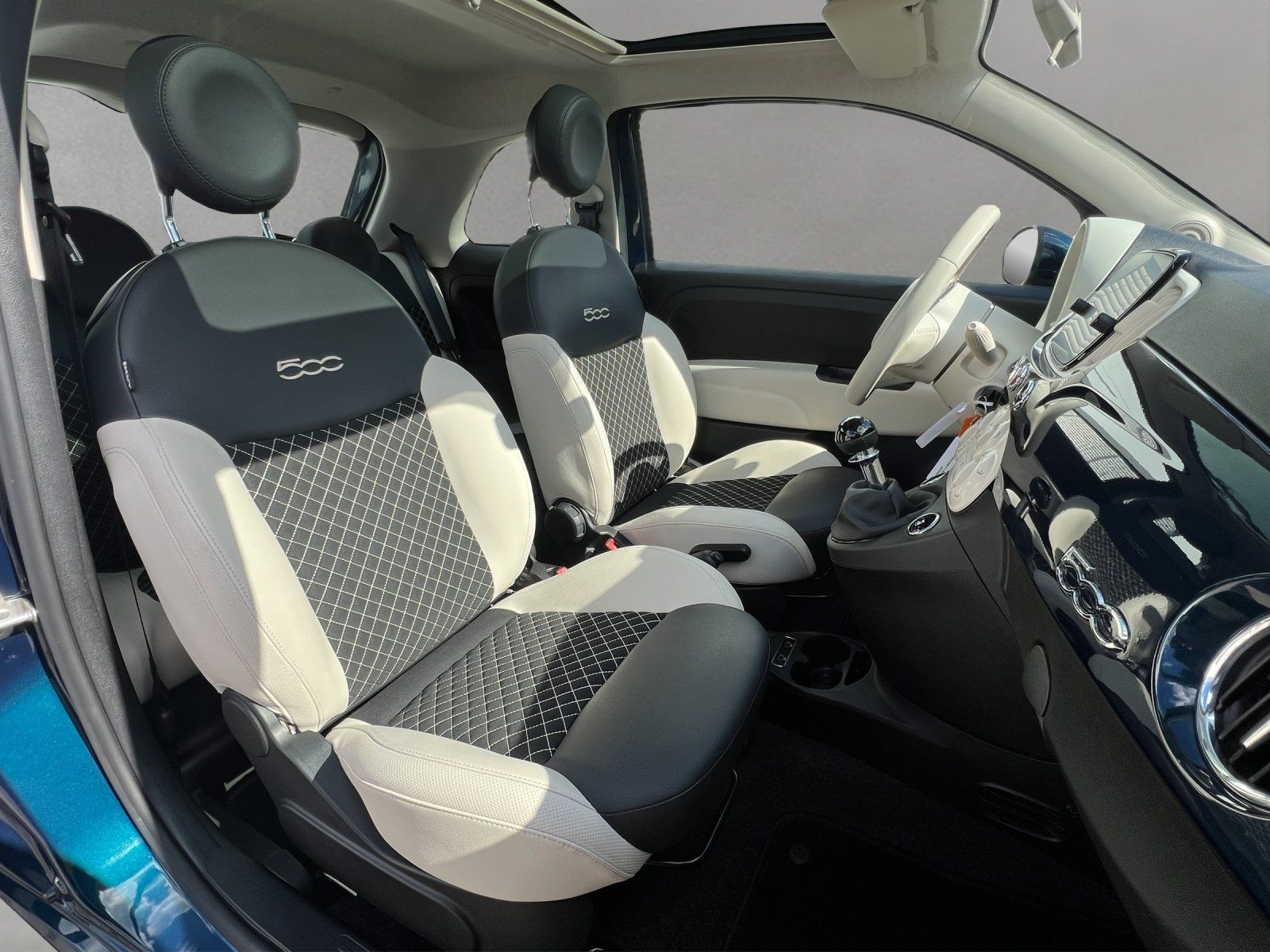 Fahrzeugabbildung Fiat 500 1.0 MHD DolceVita PANO/PDC/KLIMA/TEMPOMAT/