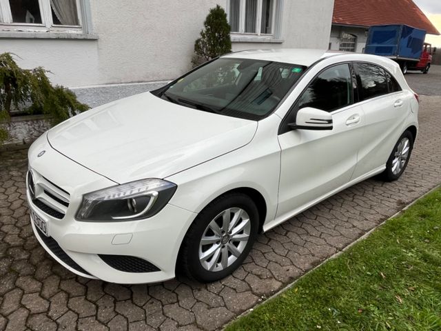 Mercedes-Benz A 180 CDI BlueEfficiency Tempomat SHZ Bi-Xenon