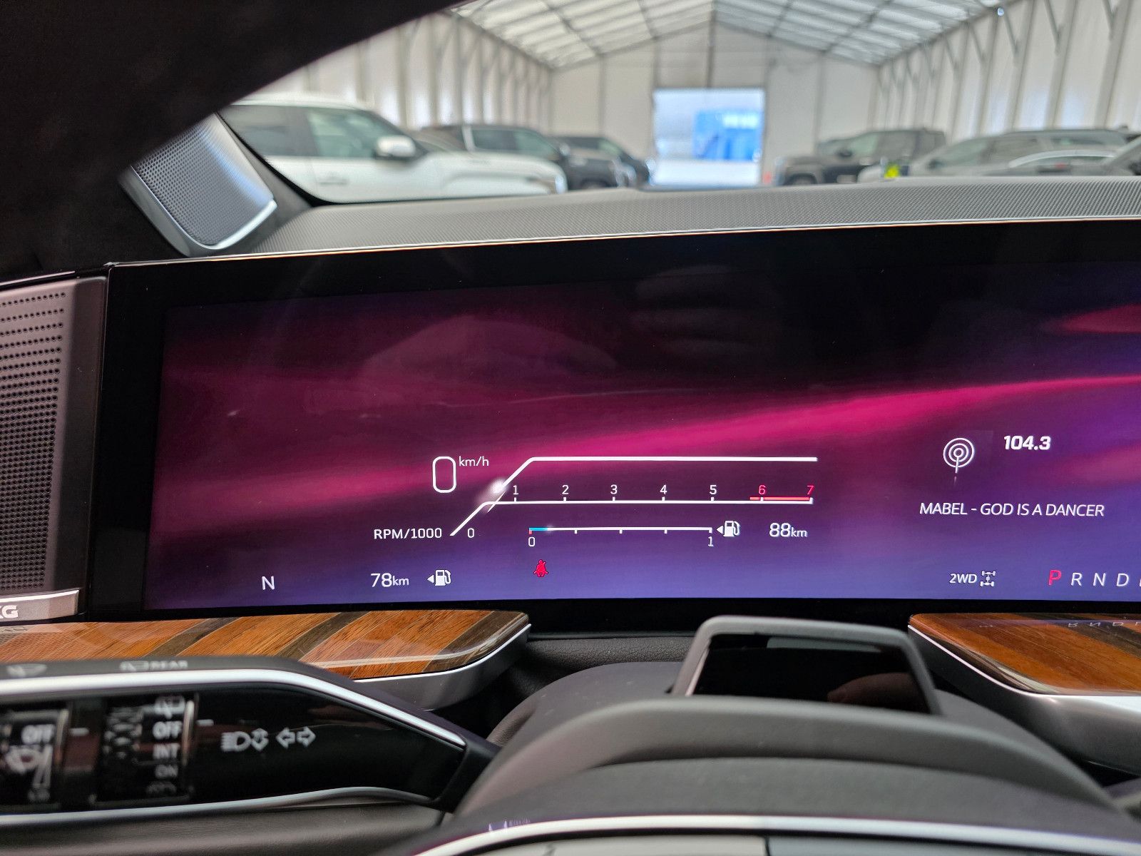 Fahrzeugabbildung Cadillac Escalade Sport Platinum T1: 129.000 EUR, Stock !