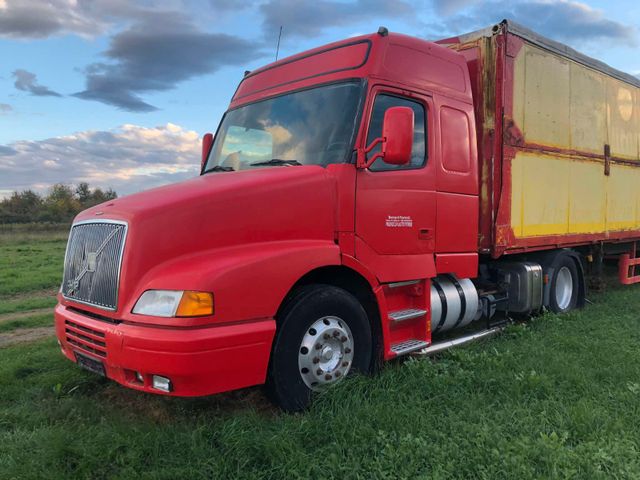 Volvo NH12 420 Top Condition Coca Cola