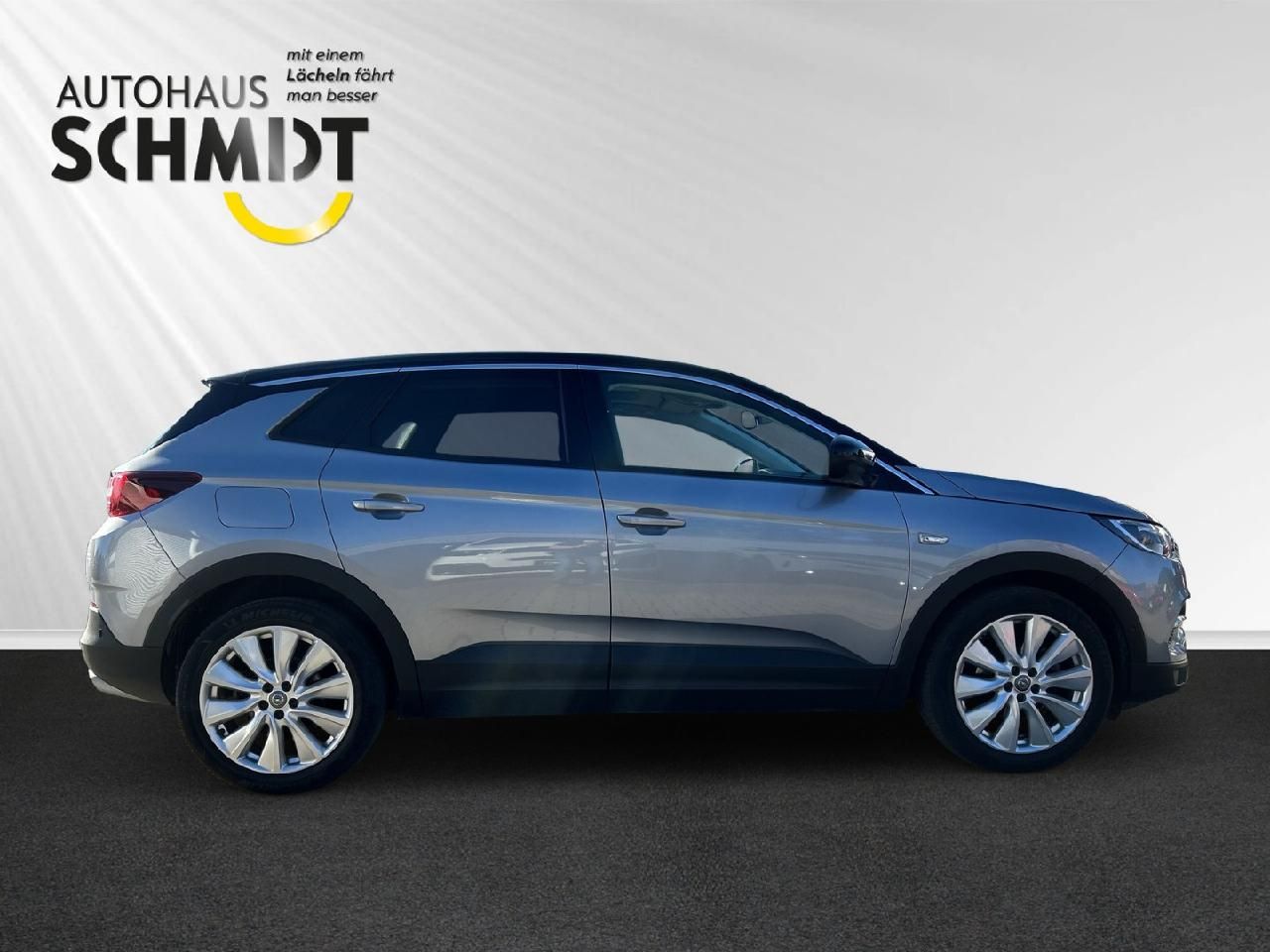 Fahrzeugabbildung Opel Grandland Ultimate 1.6 AT, AHK