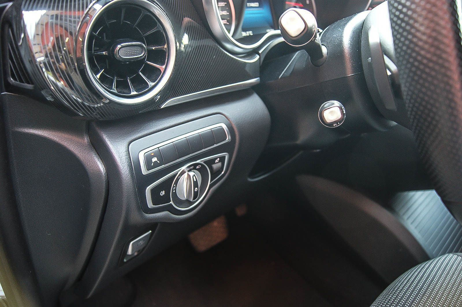 Fahrzeugabbildung Mercedes-Benz V 250 d EDITION lang MBUX 7-SITZE IQ-LED KAMERA