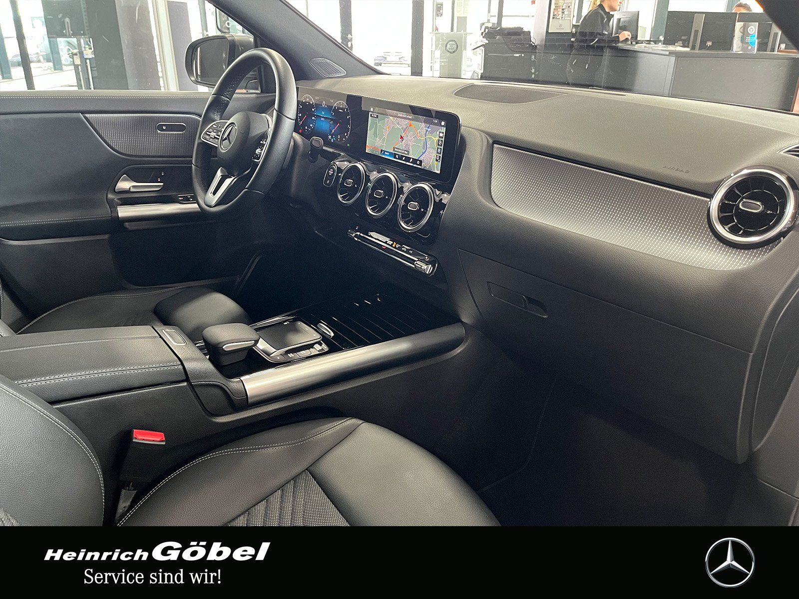 Fahrzeugabbildung Mercedes-Benz GLA 180 PROGRESSIVE+KAMERA+LED+AHK+CARPLAY+NAVI