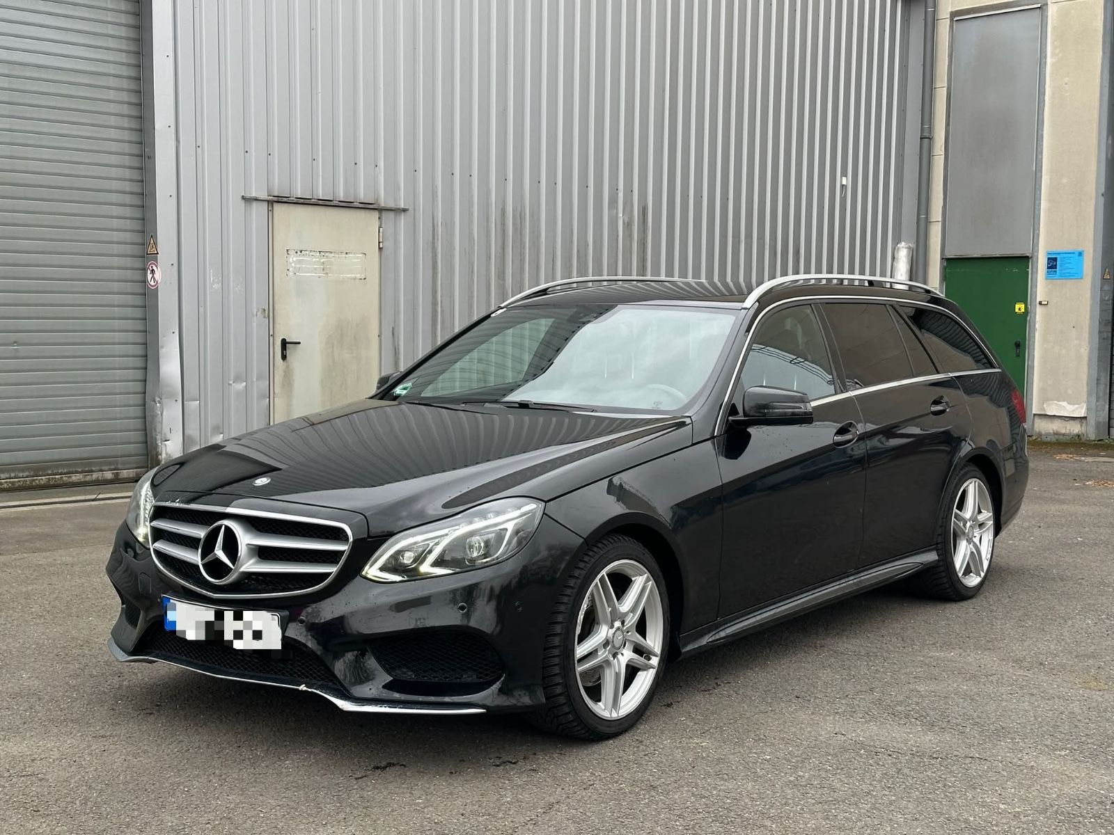 MERCEDES-BENZ E 220 BlueTEC T AVANTGARDE Autom/AMG LINE/AMG19z