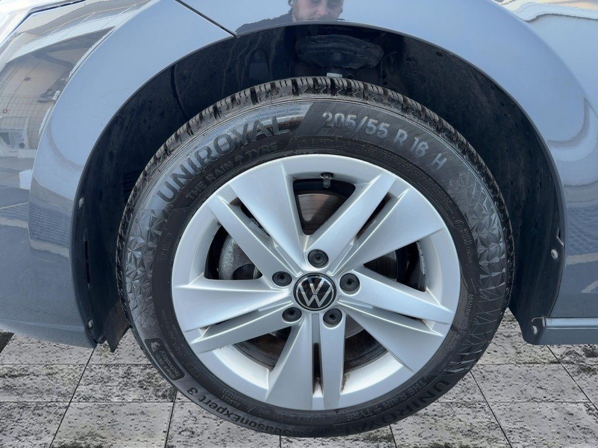 Volkswagen Golf - Bild 8