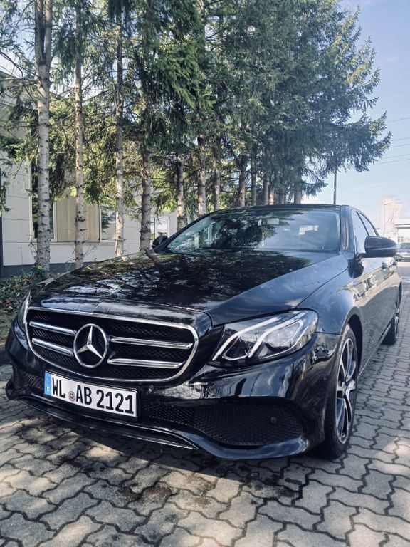Image of Mercedes-Benz E 220