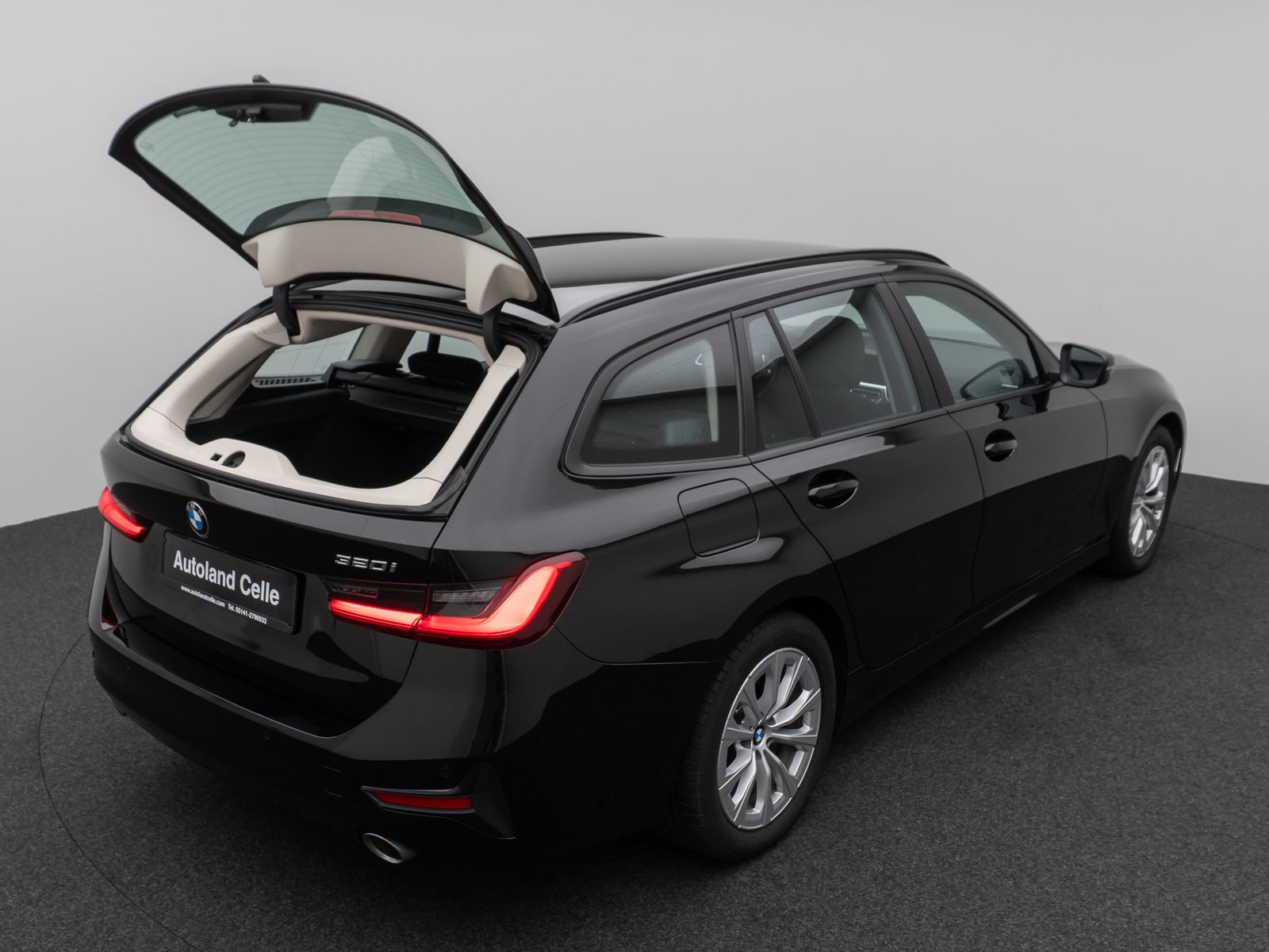Fahrzeugabbildung BMW 320i CockPit+ DAB PDC LED Lordos Sitzhzg Komfort