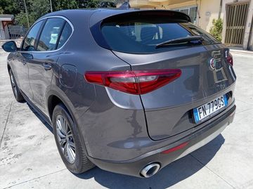 Alfa-Romeo Stelvio - 6