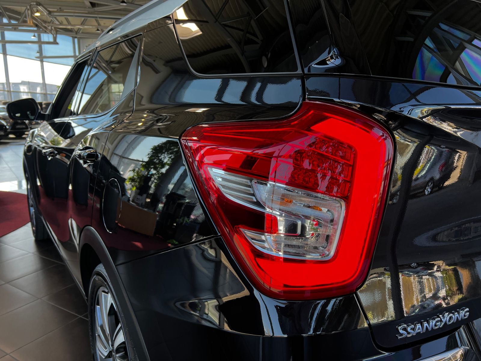 Fahrzeugabbildung Ssangyong Tivoli Grand Fizz 4x2 AHK RFK LED NAV