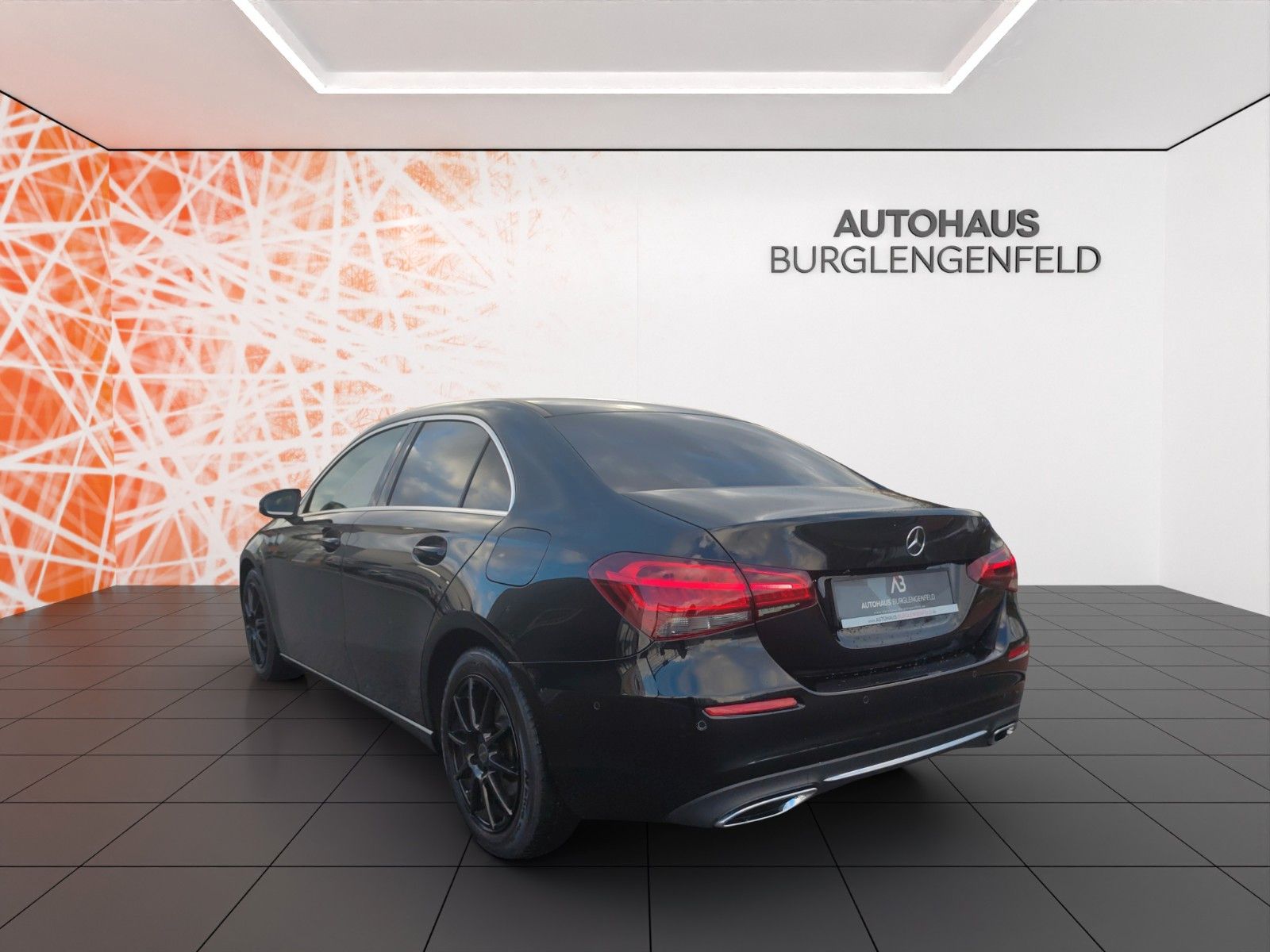 Fahrzeugabbildung Mercedes-Benz A200 Lim. ! NAVI ! PANORAMA ! LEDER ! MOTOR NEU