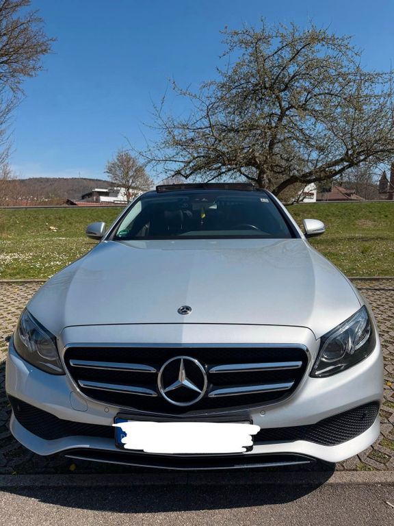 Image of Mercedes-Benz E 300