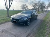 BMW 520d Touring G31 / Stdhzg.  / AHK / Service - BMW 520 Gebrauchtwagen in Bremen