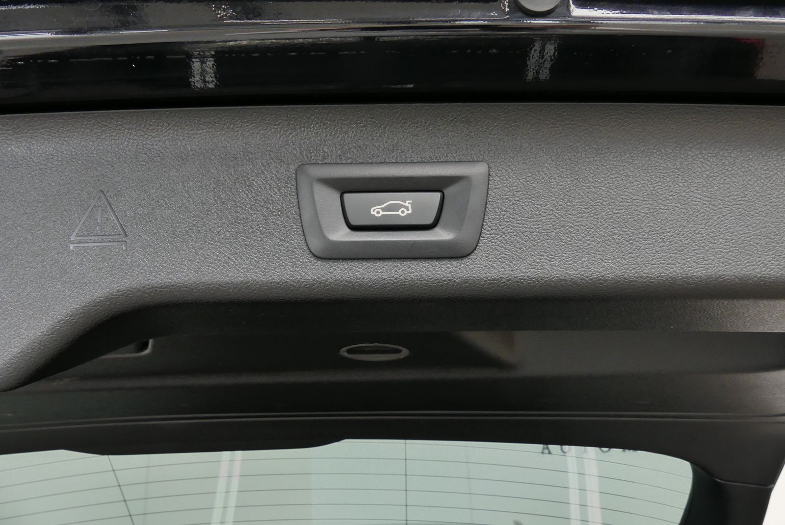 Fahrzeugabbildung BMW 520d Touring xDrive M-Sport NAV+LED+ACC+H&K+18ZO