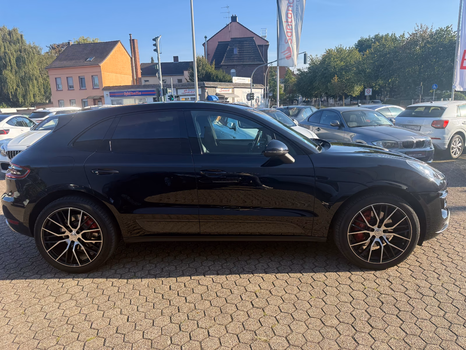 Porsche Macan Turbo*ACC*CAM*AHK*PANO
