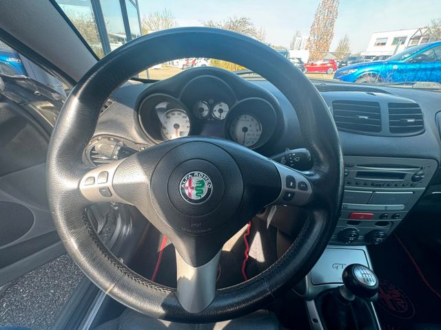 ALFA ROMEO GT 3.2 V6 24V Distinctive disegno BERTONE