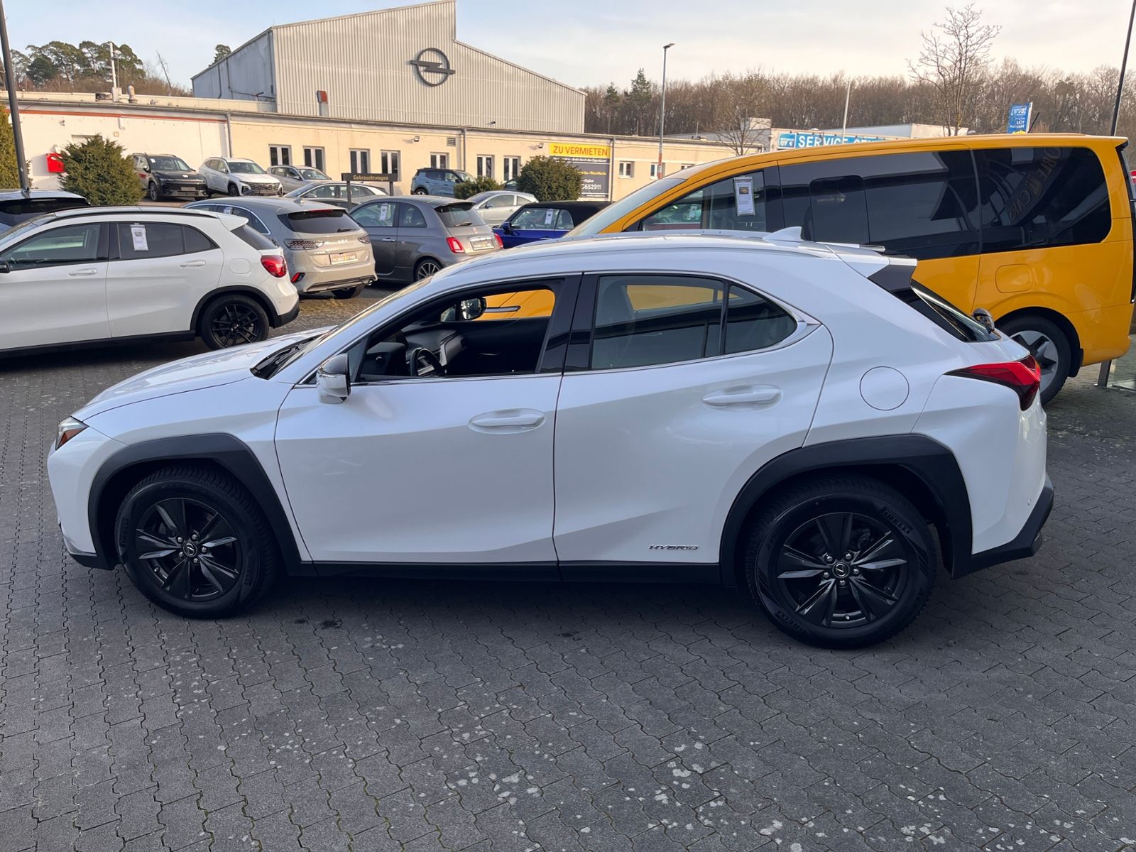 Fahrzeugabbildung Lexus UX 250 h Launch Edition LED NAV SHZ RFK