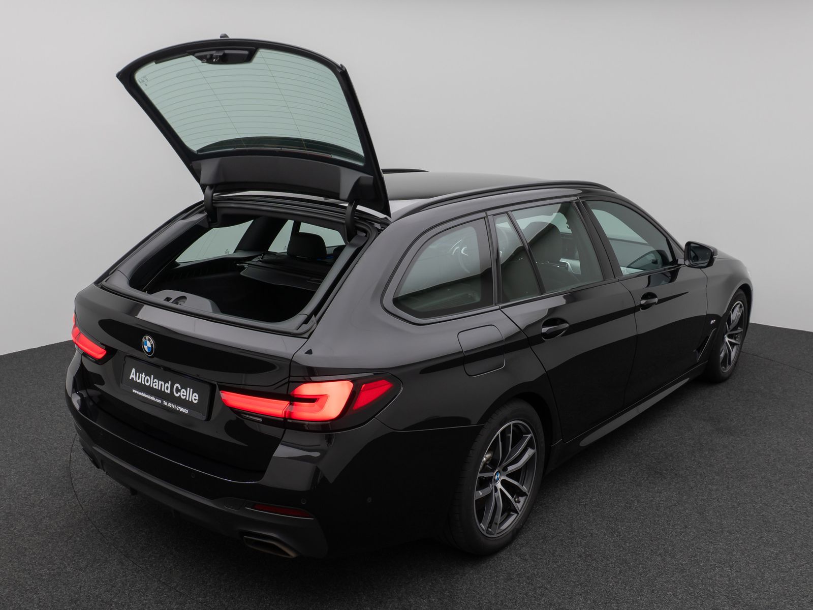 Fahrzeugabbildung BMW 530d  M Sport Kamera Laser HUD DAB HiFi Komfort