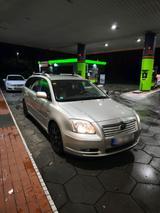 Toyota Avensis Kombi T25 2.2 D4-D D-CAT - Toyota Avensis T25 mit Diesel-Antrieb