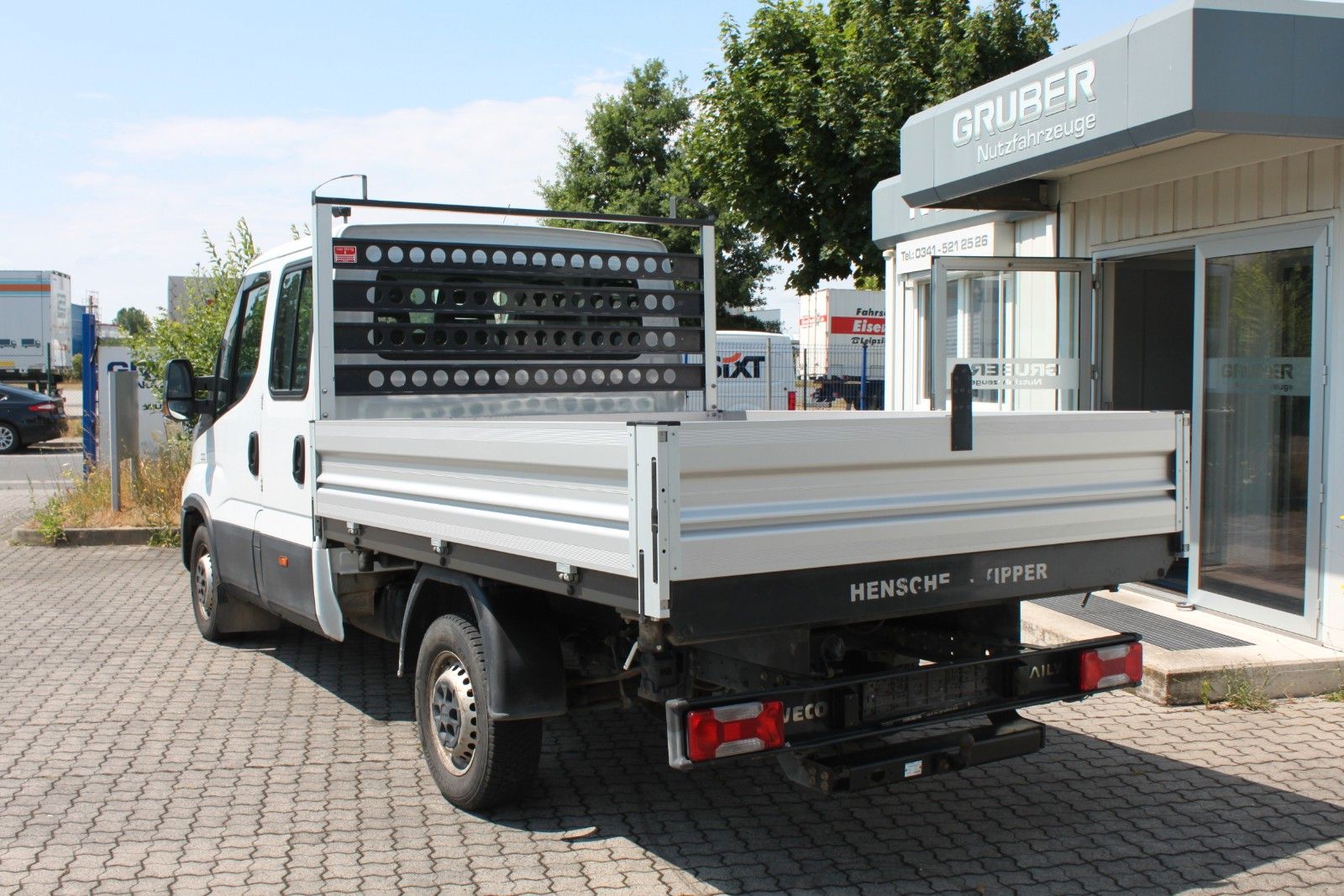 Fahrzeugabbildung Iveco Daily DoKa 35S14Kipper/Webasto