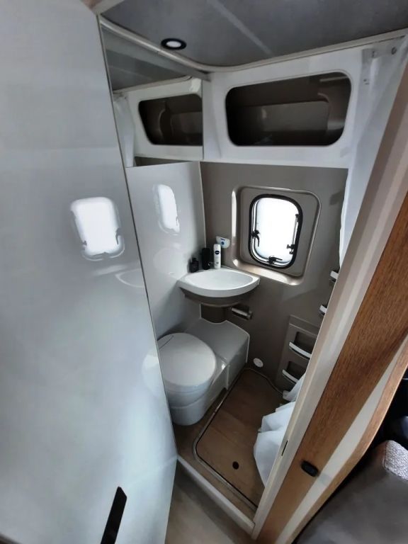Fahrzeugabbildung Hobby ONTOUR Van 600 FT Solaris Verfüg./Sparen Sie 11.