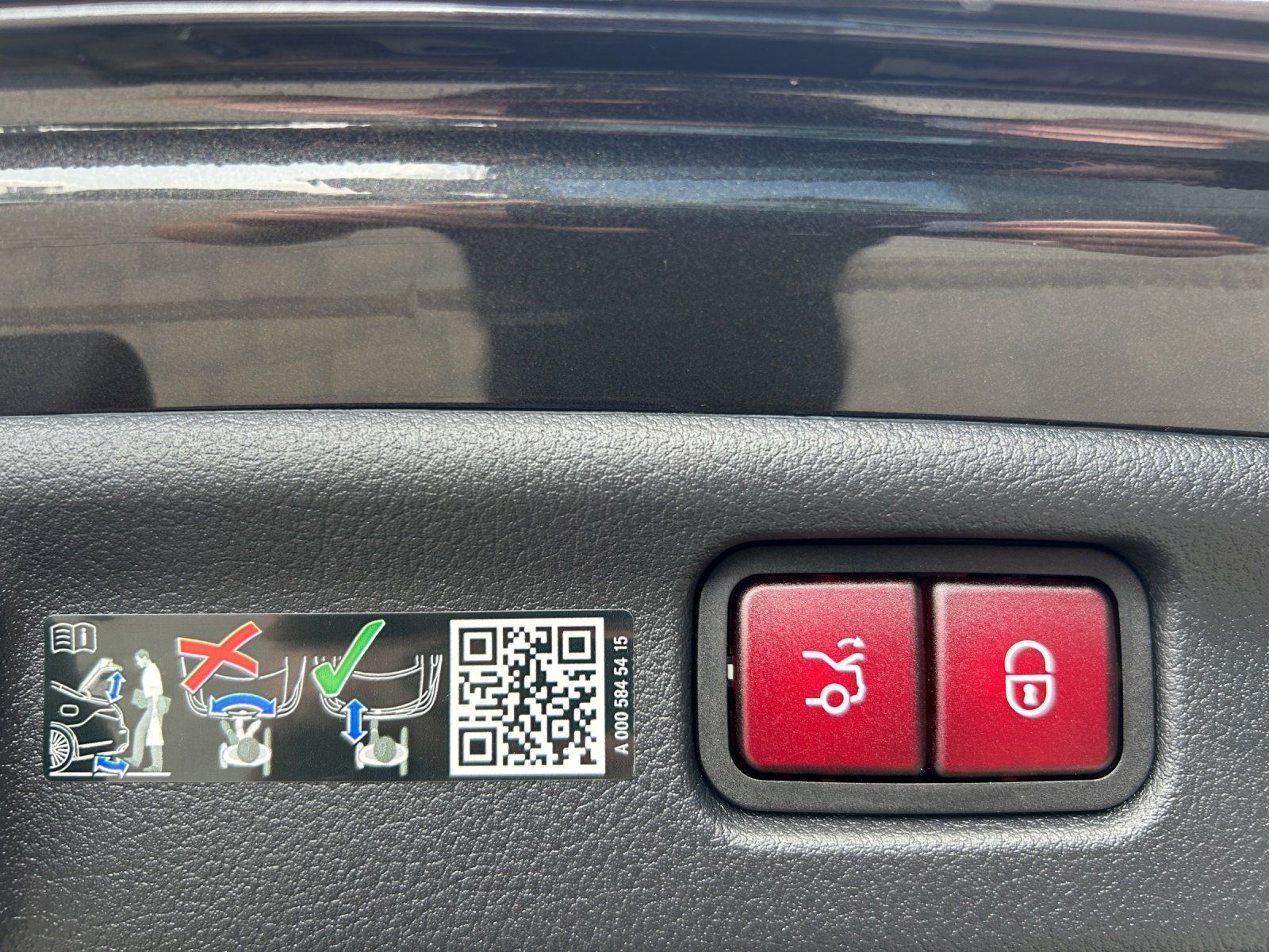 Fahrzeugabbildung Mercedes-Benz C 220 d AMG KeyGo DISTR Memory PANO DigLight 360