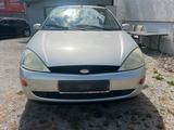 Ford Auto Ford Focus - Ford Focus aus 2001: Kombi