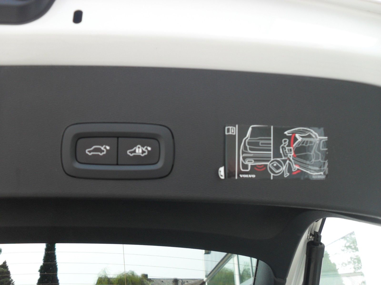 Fahrzeugabbildung Volvo XC 40 T5 R- Design Recharge Plug-In Hybrid