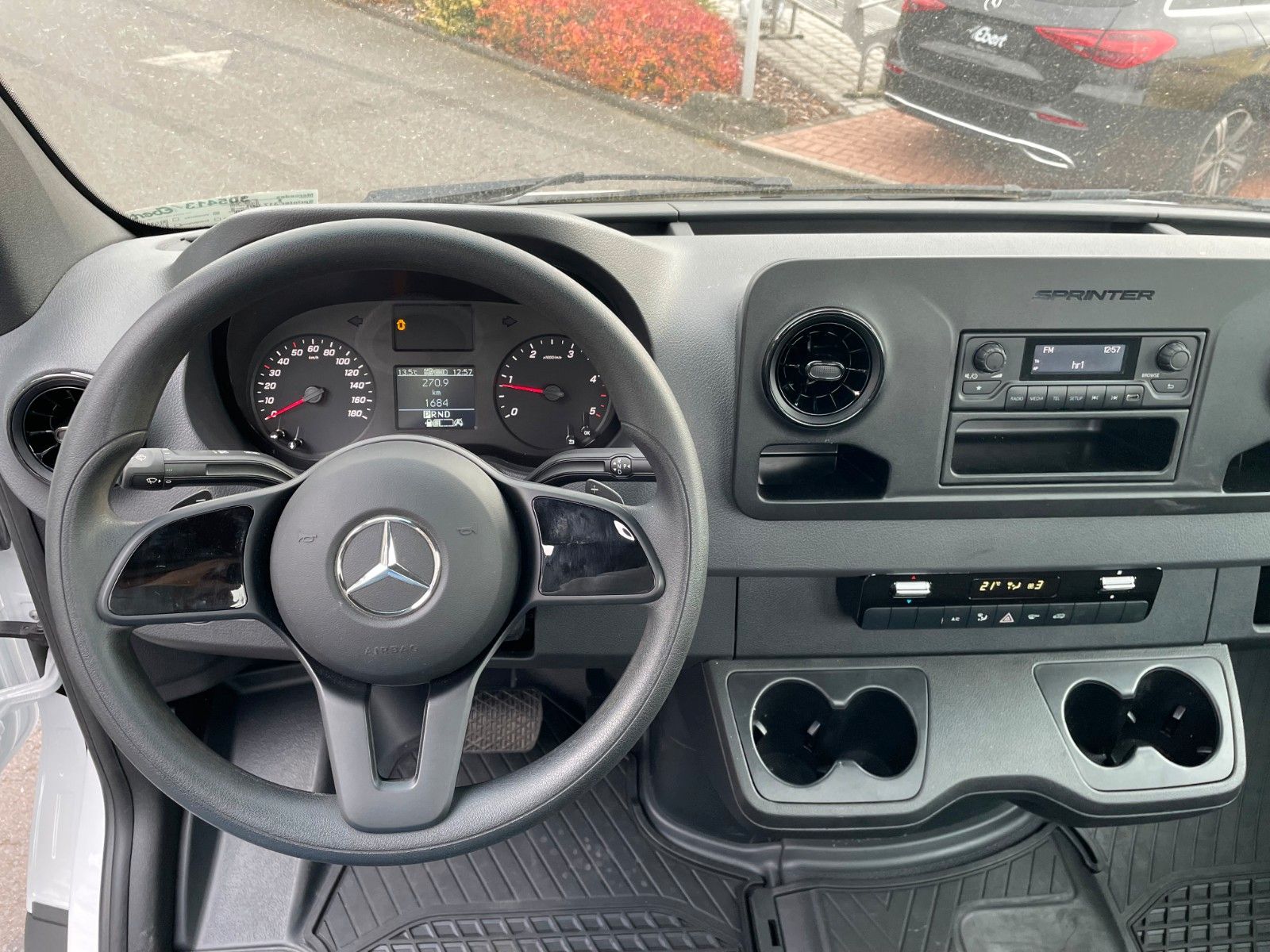 Fahrzeugabbildung Mercedes-Benz Sprinter 317 CDI 9G 3665 Klima