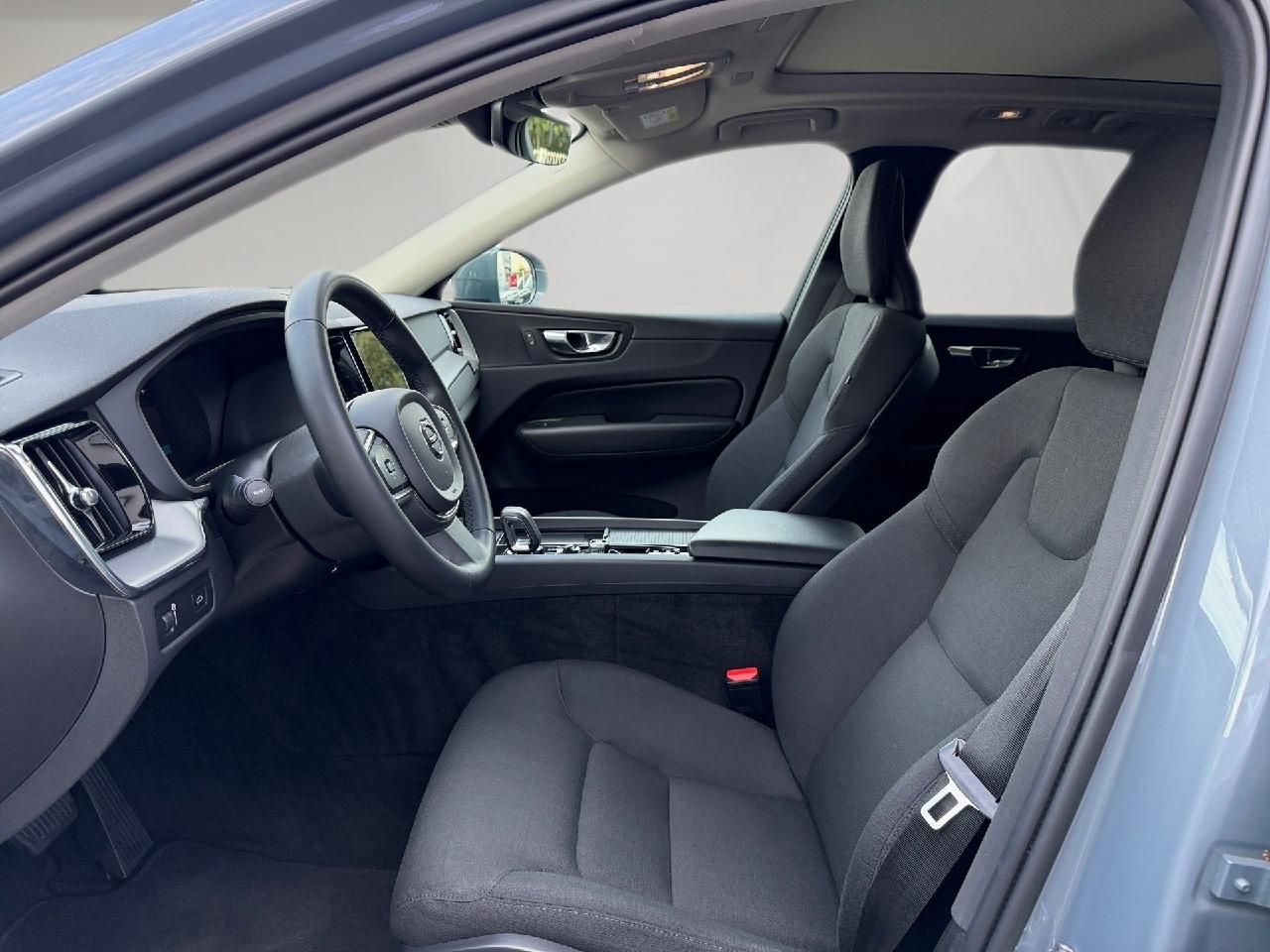 Fahrzeugabbildung Volvo XC60 B4 Benzin Momentum Pro 2WD