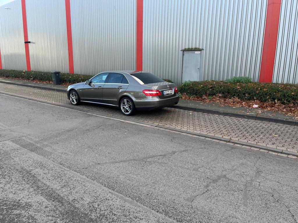 Mercedes-Benz E 220