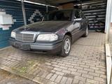 Mercedes-Benz C180 W202 aus 0 Hand,(Tausch gegen Transpo... - Mercedes-Benz C 180 mit Benzin-Antrieb: Limousine, W202